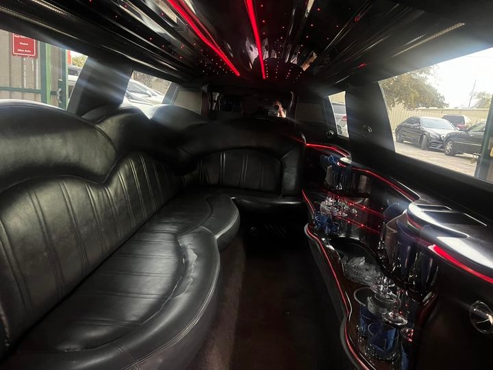 10 Passenger Stretch Limousine — Dallas Limo Service — Dallas Premier Car Service, view 3