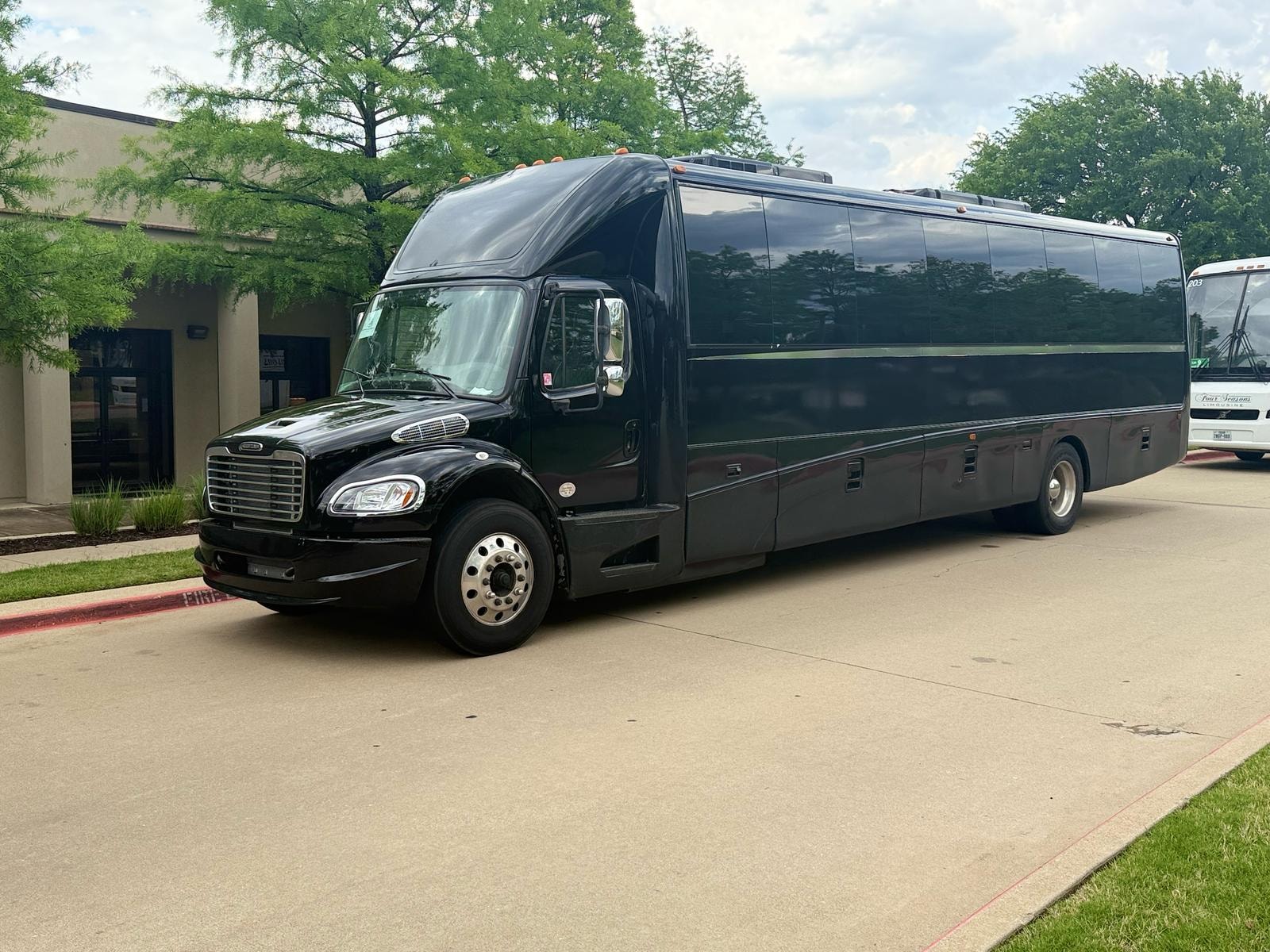 23–39 Passenger Mini Bus — Dallas Charter Bus